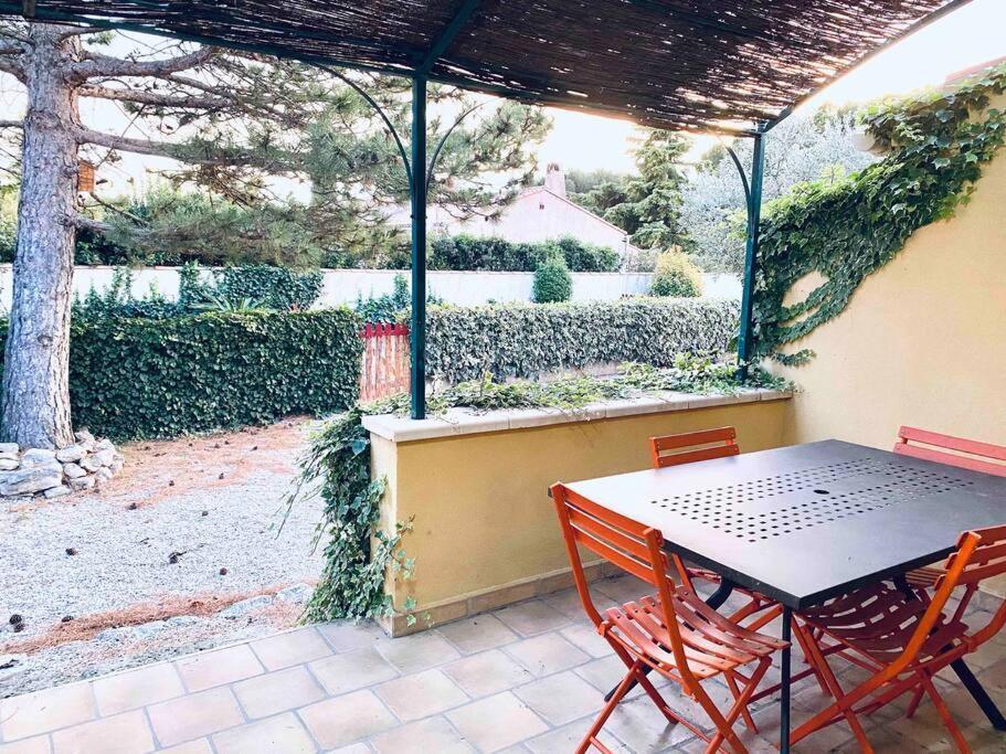 La Pitchoune : Gite Aux Pieds Des Alpilles Mouries Bagian luar foto